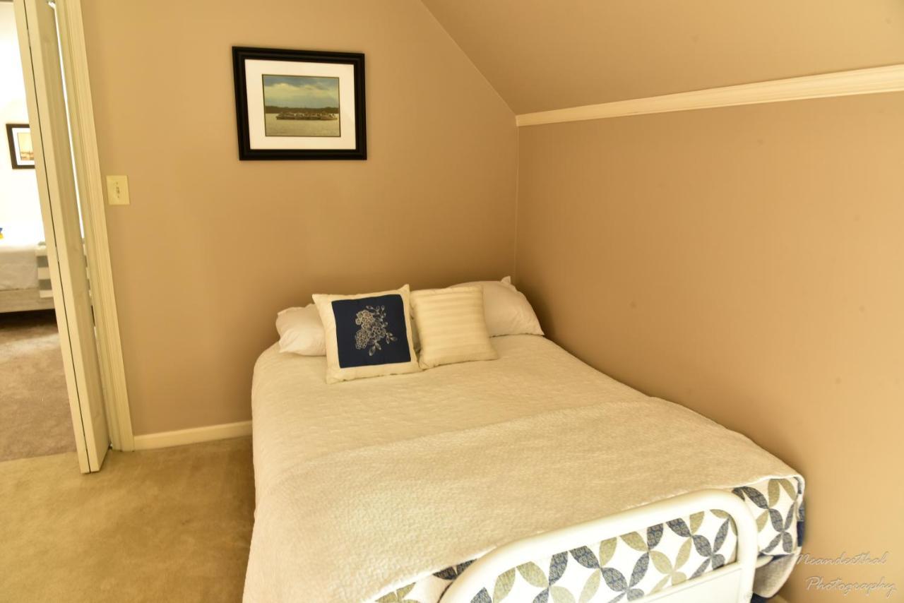 The Yellow Rose Of Talbot Bed And Breakfast Истон Экстерьер фото